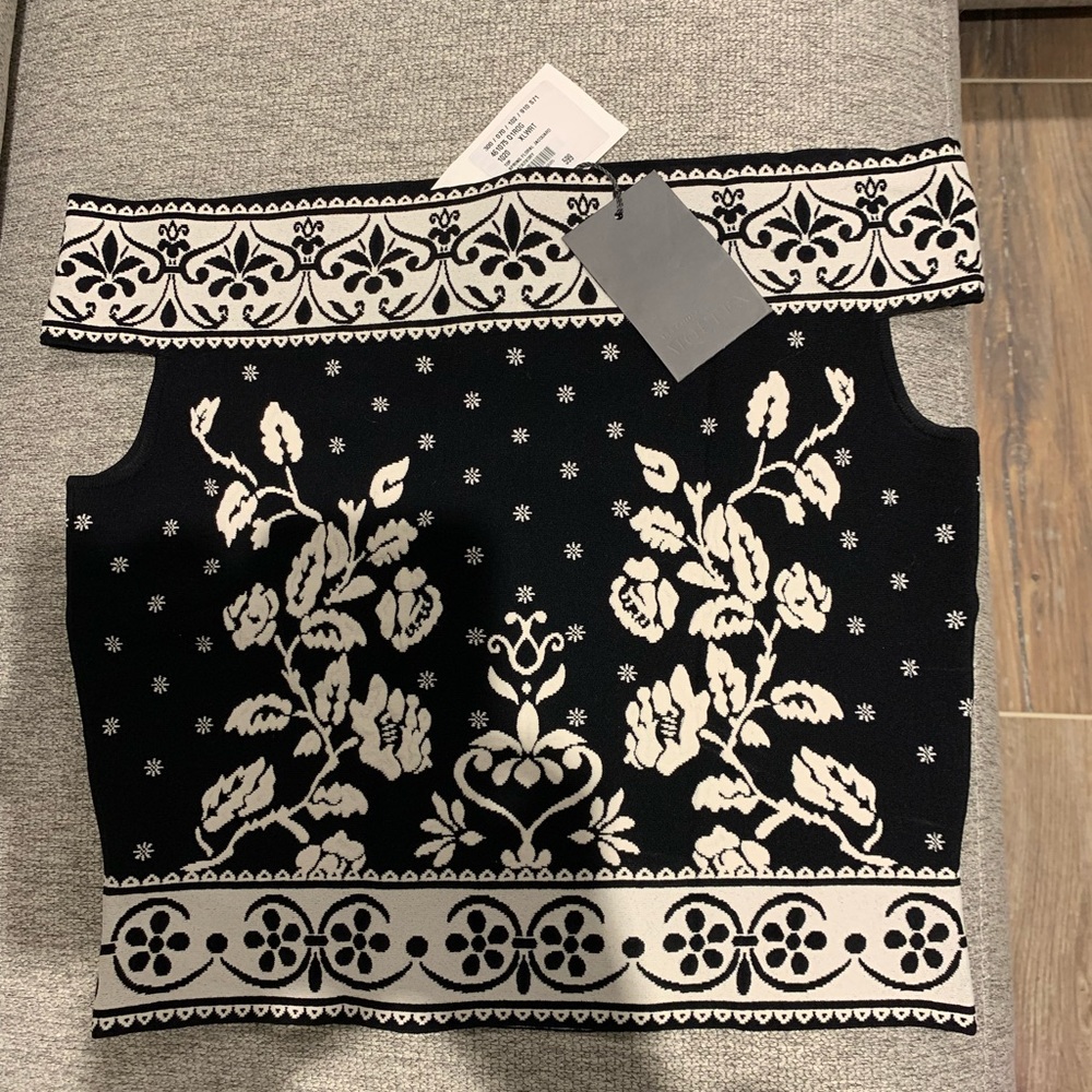 Alexander McQueen off shoulder top in black and white print